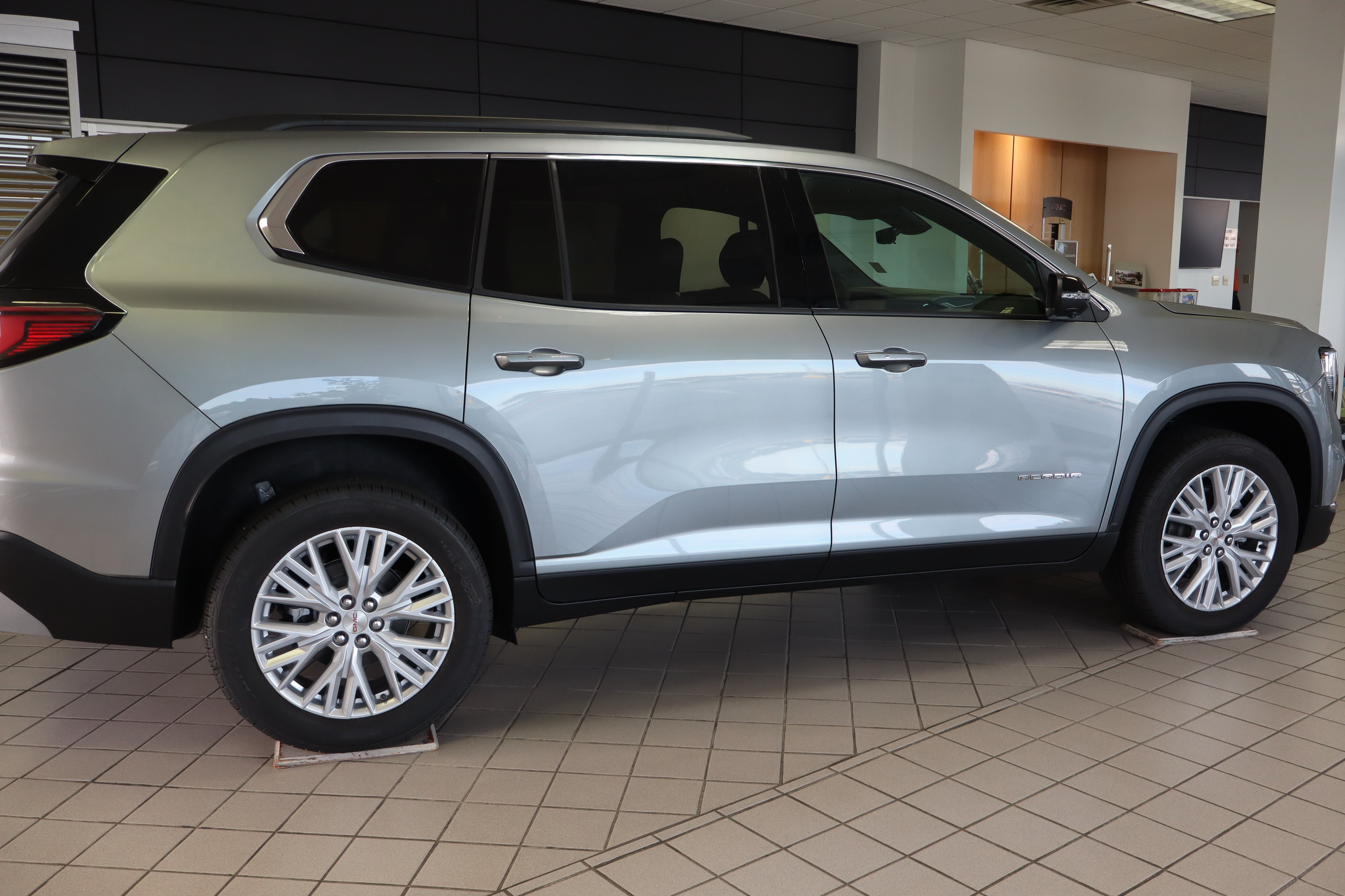 2026 GMC Acadia FWD Elevation