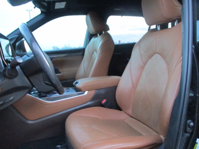 2020 Toyota Highlander Base