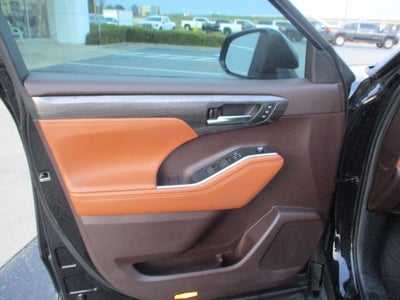 2020 Toyota Highlander Base